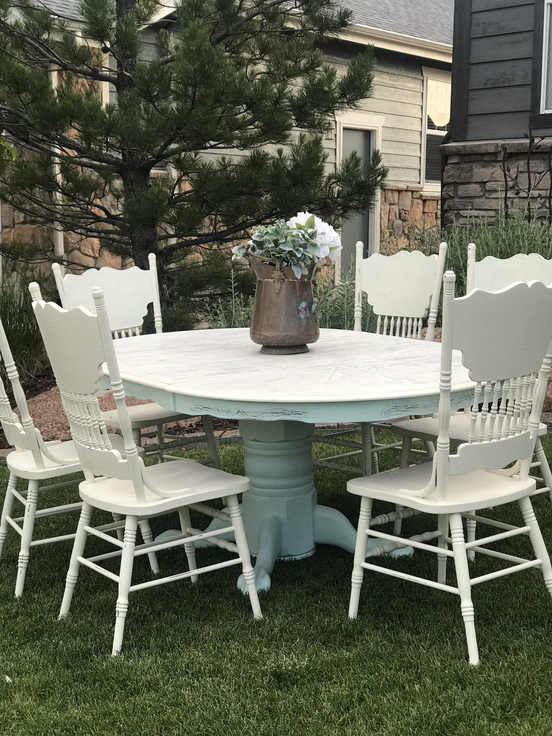 TABLES & CHAIRS